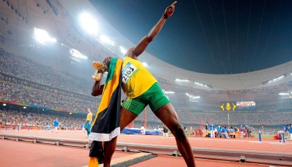 ky体育投注-德甲“火力全开”，精彩瞬间让人目不转睛，德甲扩军至20支