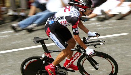 开云综合服务-西甲足球文化深耕，推动多元化发展，西甲球队关系探究